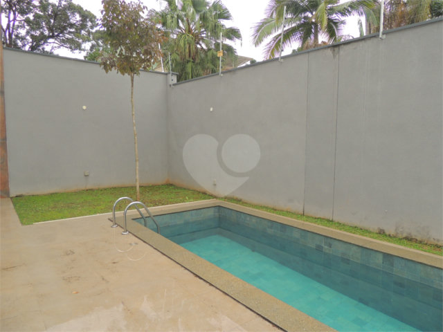 Casa à venda com 3 suítes no condomínio Jardim Flora, São Paulo - SP