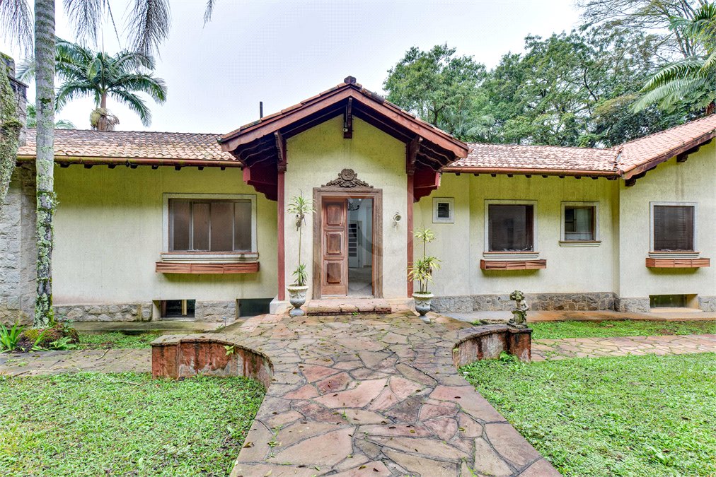Casa à venda com 5 suítes no condomínio Chácara Flora, São Paulo - SP