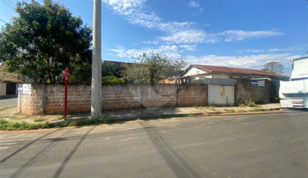 Terreno à venda em Vila Brasília, São Carlos, SP