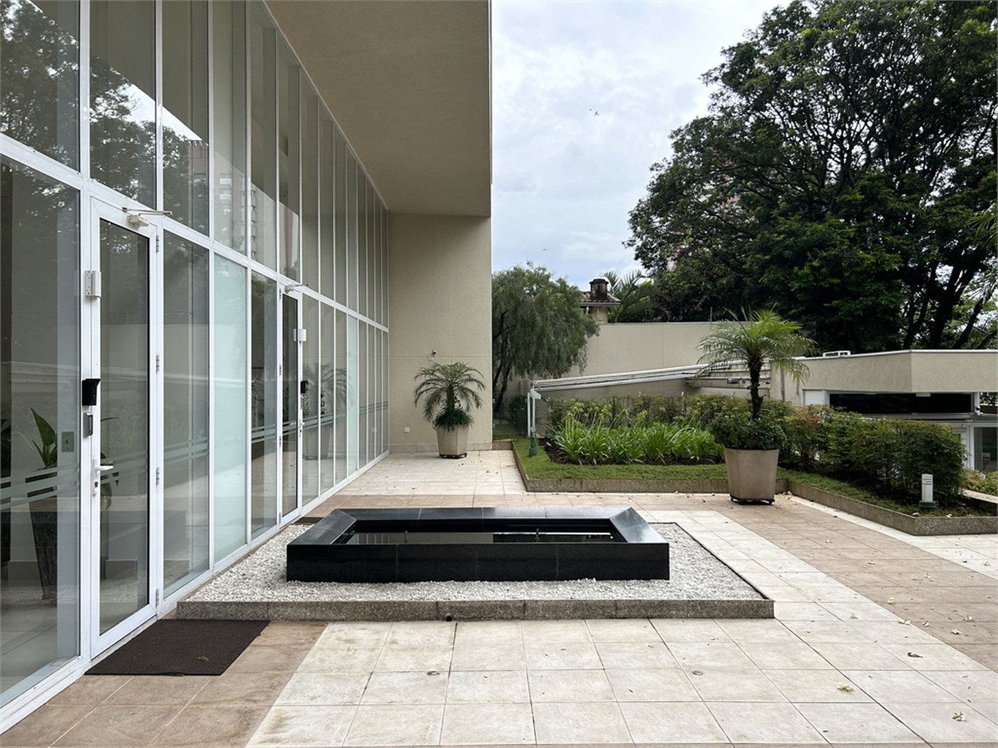 Apartamento à venda ou para alugar com 2 suítes em Água Branca, São Paulo, SP