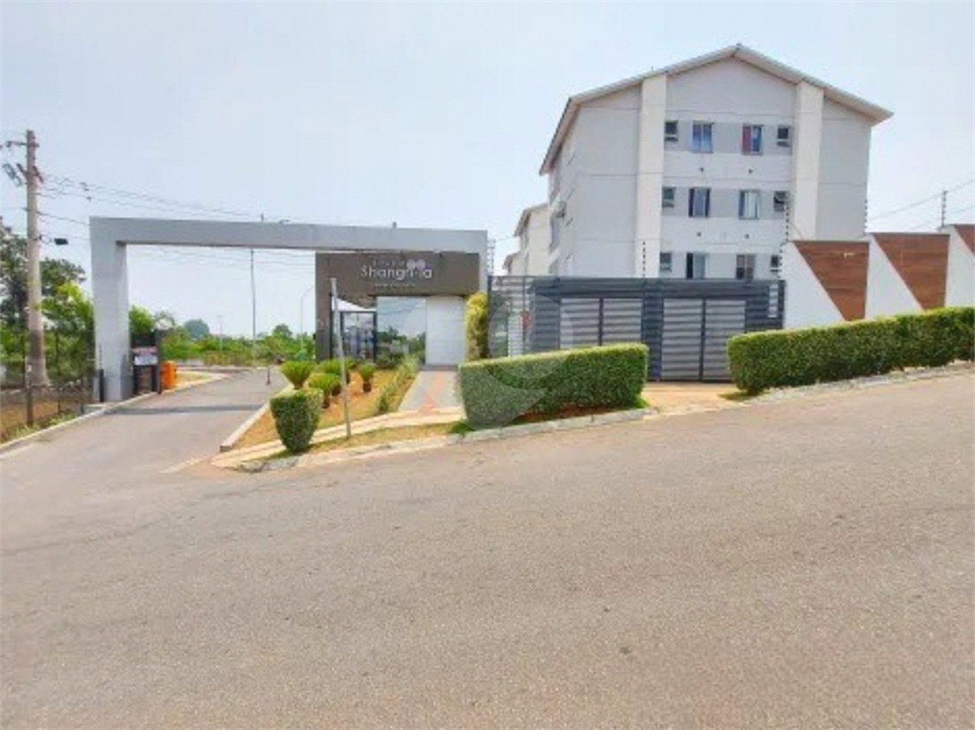 Casa à venda com 2 quartos, sendo 1 suíte, no condomínio Residencial Jasmin, Itapetininga - SP