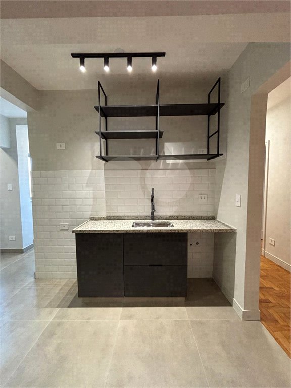 Apartamento à venda com 3 quartos, sendo 1 suíte, em Pinheiros, São Paulo, SP