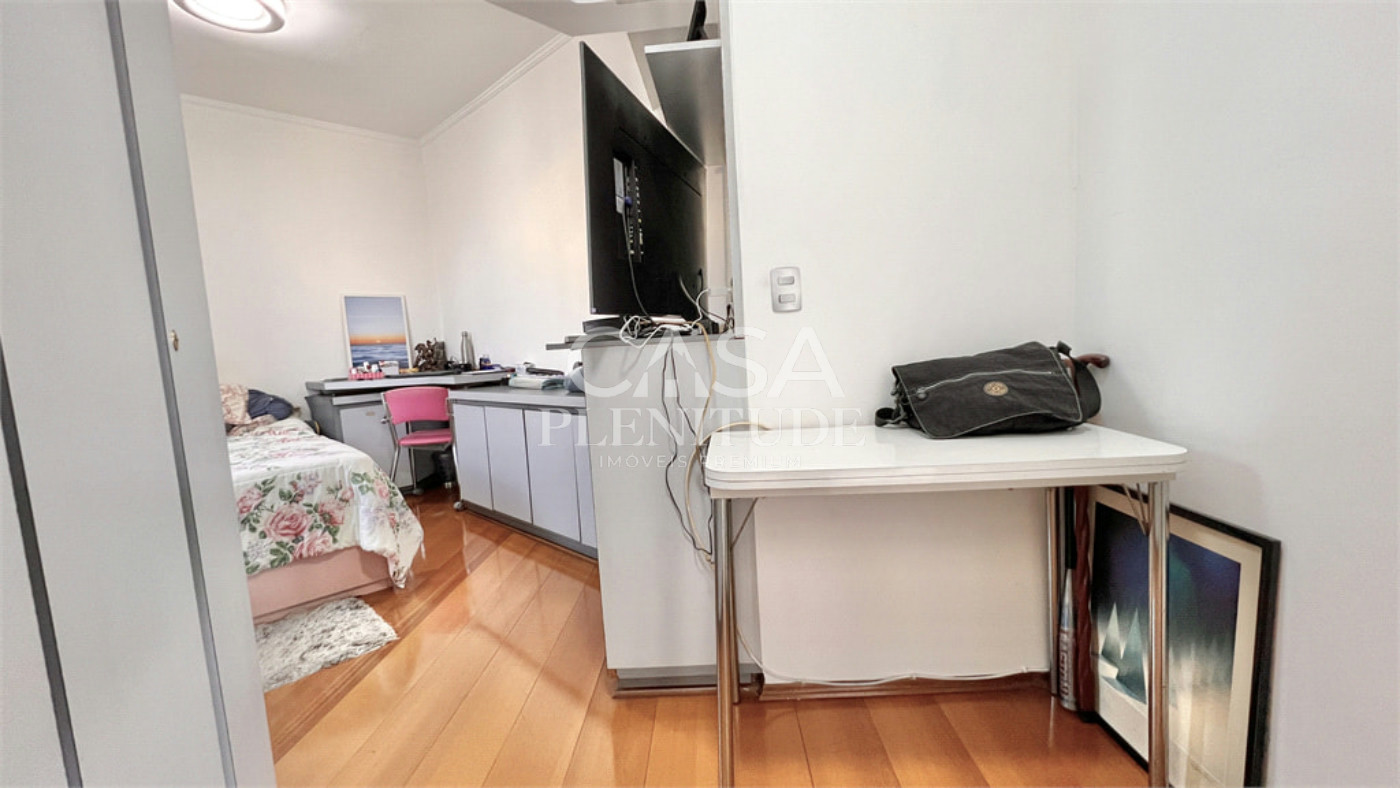 Apartamento à venda com 4 quartos, sendo 1 suíte,  em Vila Mariana, São Paulo, SP