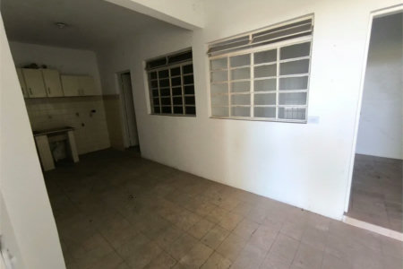 Casa à venda com 3 quartos em Jardim das Esmeraldas, São Paulo, SP