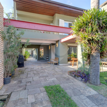 Casa à venda com 4 quartos, sendo 2 suítes,  em Alto da Boa Vista, São Paulo, SP