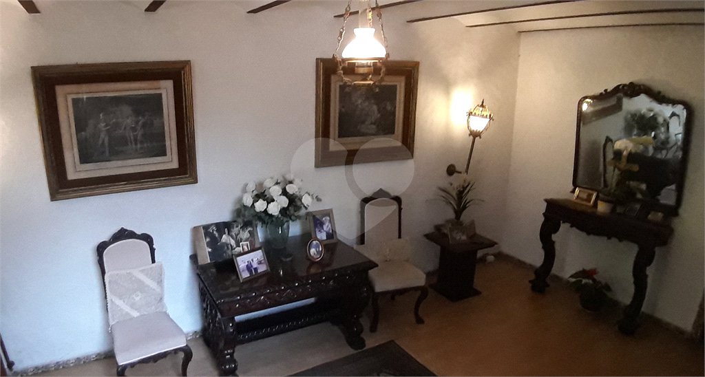 Sobrado à venda com 4 quartos, sendo 2 suítes, em Vila Madalena, São Paulo, SP