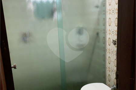 Sobrado à venda com 3 quartos, sendo 1 suíte, em Vila do Castelo, São Paulo, SP