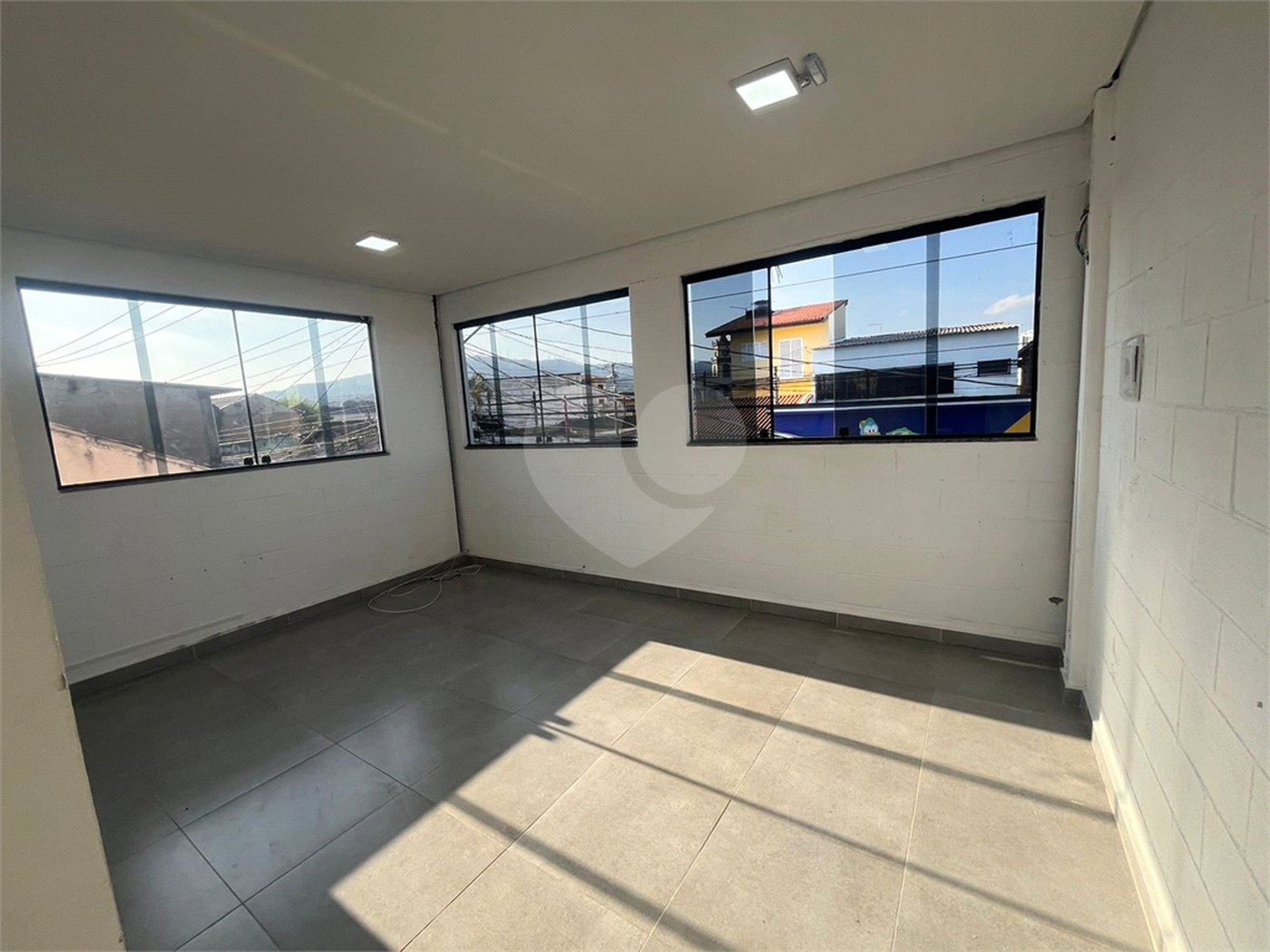 Salão Comercial para alugar em Vila Mogilar, Mogi das Cruzes, SP
