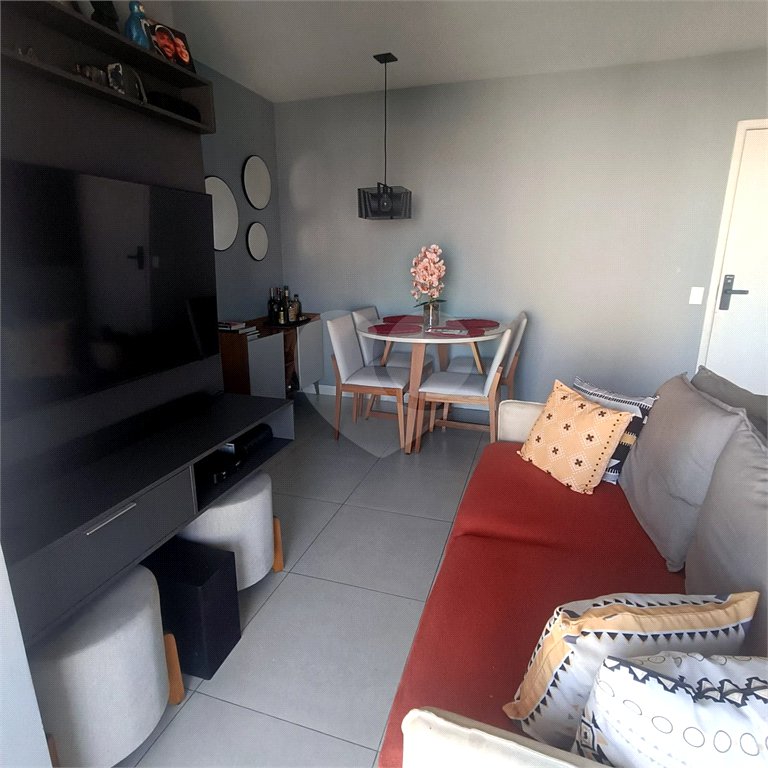 Apartamento à venda com 2 quartos, sendo 1 suíte,  em Parque Vitória, São Paulo, SP