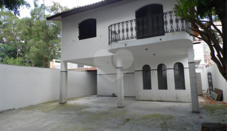 Casa à venda com 5 quartos, sendo 3 suítes, em Vila São Francisco, São Paulo, SP
