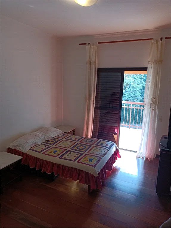 Sobrado à venda com 5 quartos, sendo 4 suítes,  em Rolinópolis, São Paulo, SP