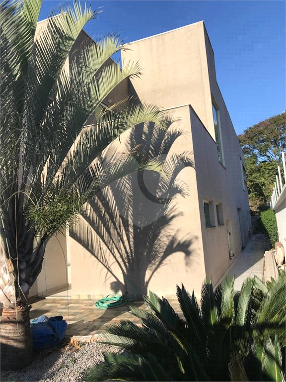 Casa à venda com 5 quartos, sendo 3 suítes, em Loteamento Jardim Morumbi, Atibaia, SP