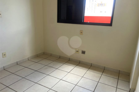 Apartamento à venda com 2 quartos no Centro, Araraquara, SP