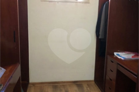 Casa à venda com 4 quartos, sendo 2 suítes,  em Jardim Leonor, São Paulo, SP