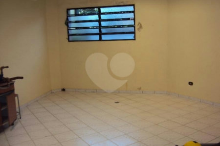 Sobrado à venda com 4 quartos, sendo 2 suítes, em Jardim Peri Peri, São Paulo, SP