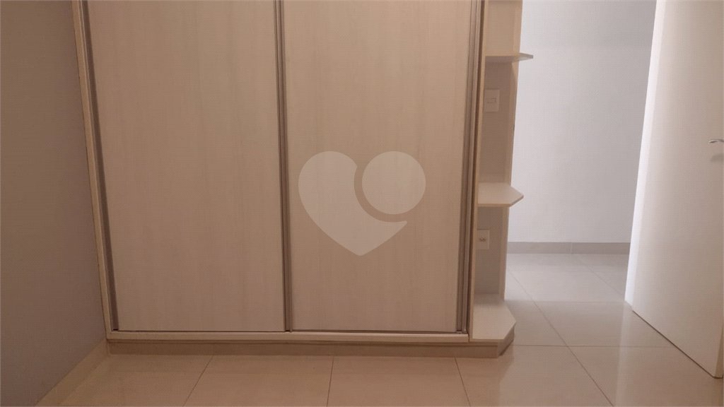 Casa à venda com 3 quartos, sendo 1 suíte, no condomínio Residencial Bouganville, Araraquara - SP