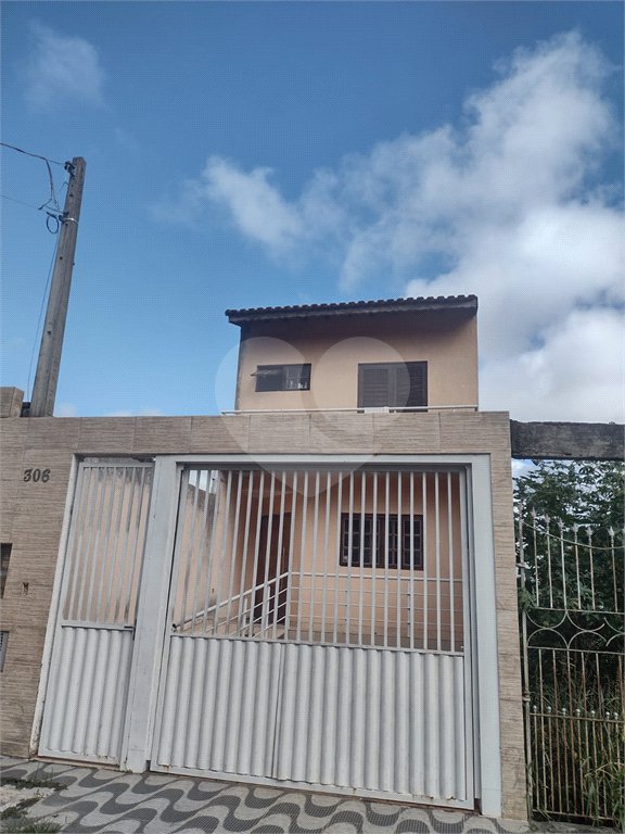 Sobrado à venda com 3 quartos, sendo 2 suítes,  em Vila Suissa, Mogi das Cruzes, SP