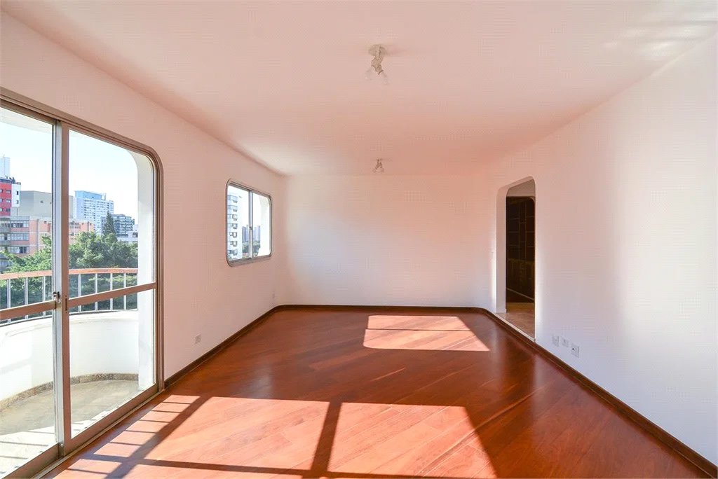 Apartamento à venda com 4 quartos, sendo 2 suítes, em Brooklin Paulista, São Paulo, SP