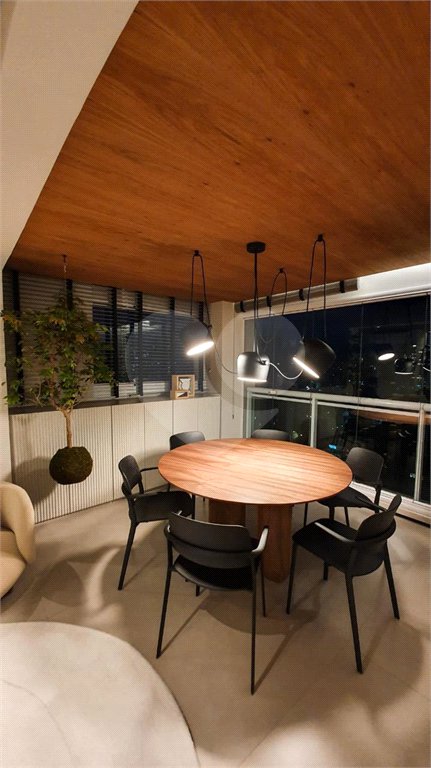 Apartamento à venda com 2 suítes em Vila Olímpia, São Paulo, SP