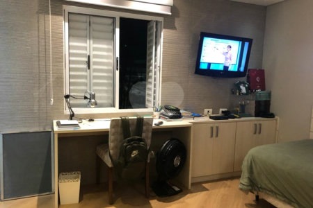 Sobrado à venda com 3 quartos, sendo 2 suítes,  em Vila Nivi, São Paulo, SP