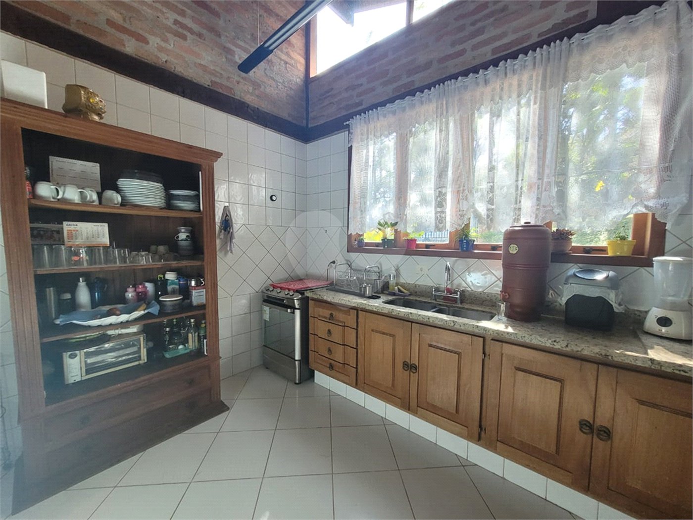 Casa à venda com 3 quartos, sendo 1 suíte,  no condomínio Residencial Bosque da Serra, Mairiporã - SP