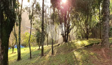 Sobrado à venda com 5 quartos, sendo 1 suíte,  em Olho D'água, Mairiporã, SP