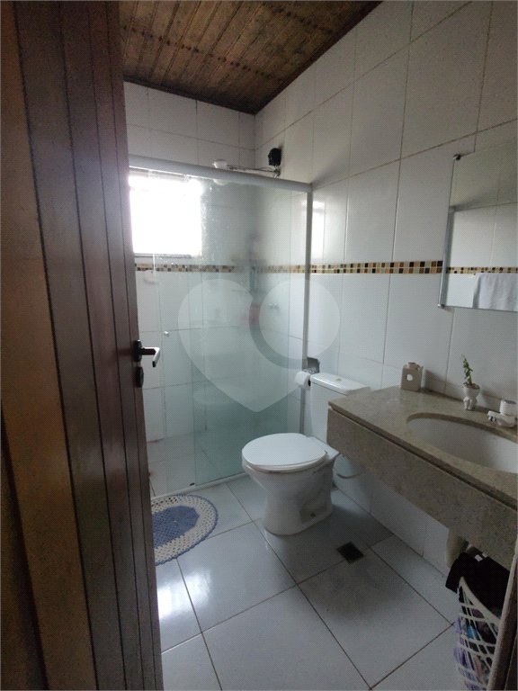 Chácara à venda com 4 quartos, sendo 1 suíte, em Vila Santa Helena, Atibaia, SP