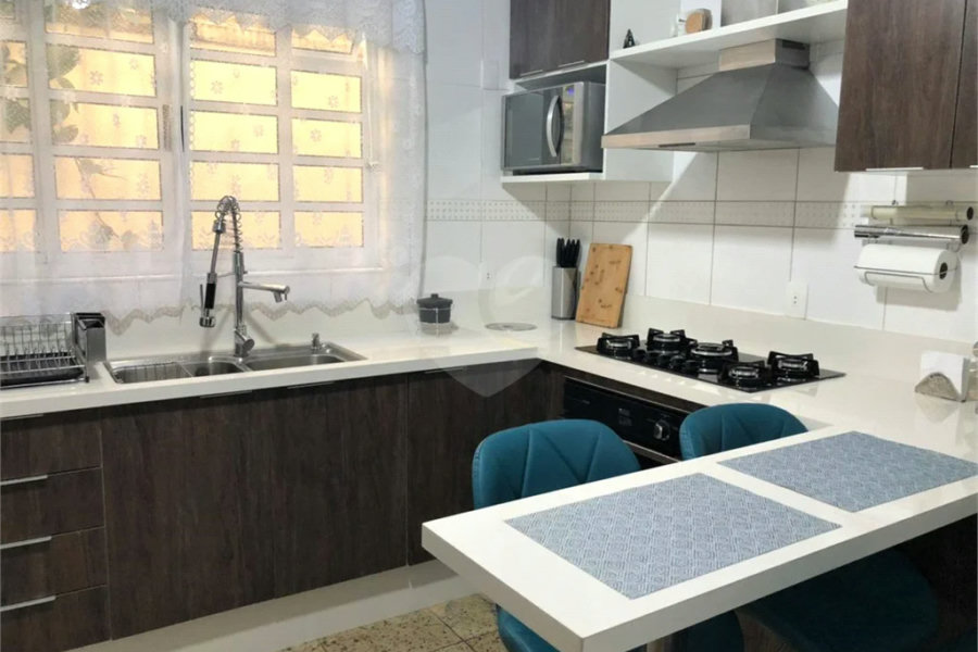 Sobrado à venda com 4 quartos, sendo 1 suíte, em Vila Prudente, São Paulo, SP