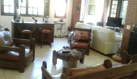 Casa à venda ou para alugar com 4 quartos, sendo 1 suíte,  em Serra da Cantareira, Mairiporã, SP