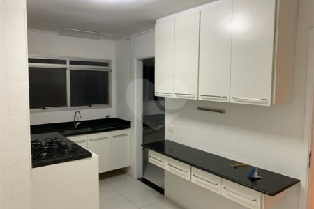 Lindo apartamento reformado!!! Apto a venda 3 dormitórios 1 suite e 2 vagas - Vila Nova Conceição