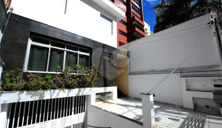Casa Térrea para alugar com 4 quartos, sendo 1 suíte,  em Vila Mariana, São Paulo, SP