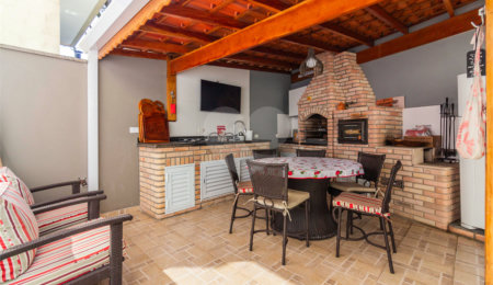 Casa à venda com 4 quartos, sendo 2 suítes, no condomínio Domus, São Paulo - SP
