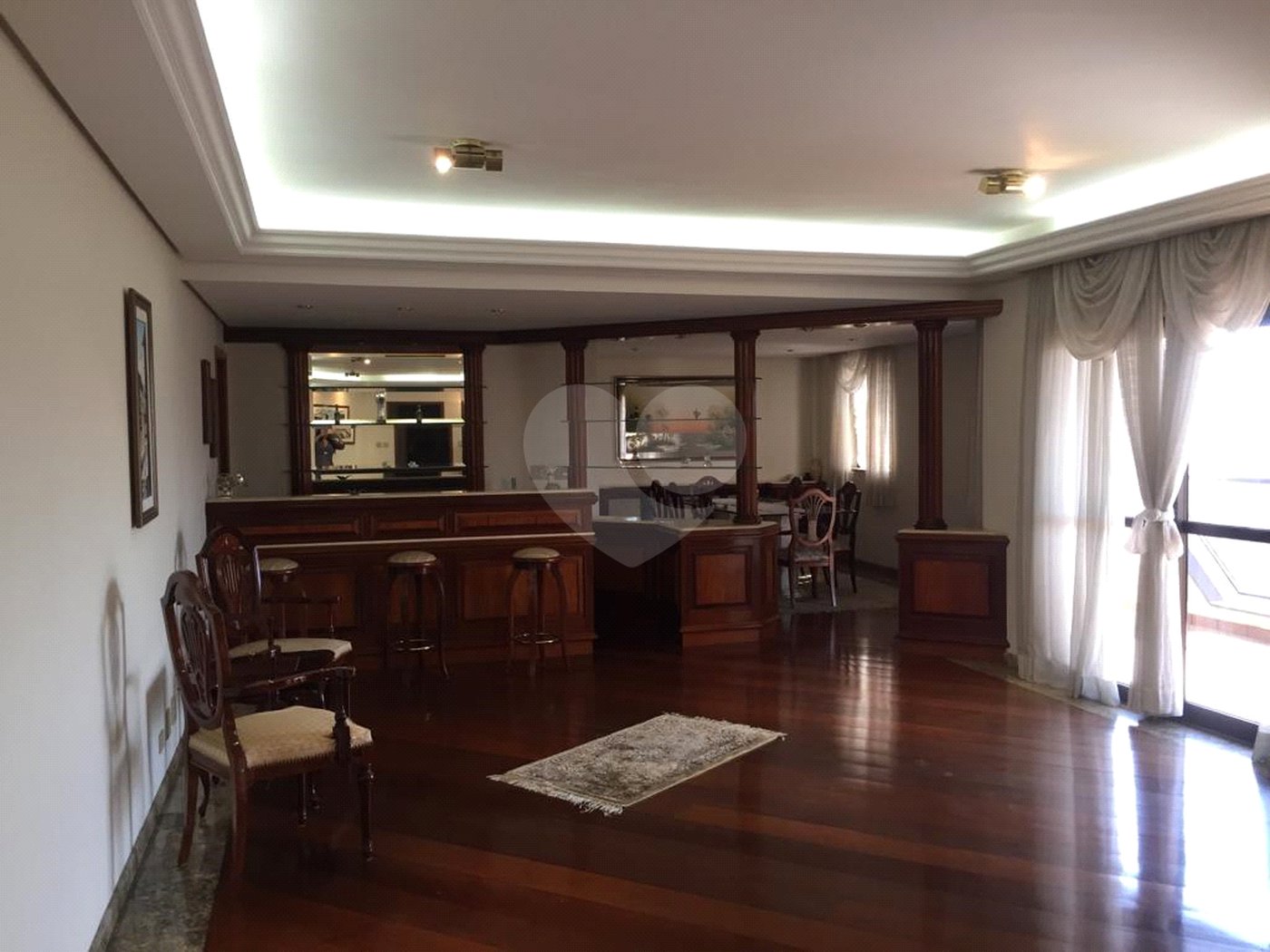APARTAMENTO LUXUOSO Á VENDA - 04 SUÍTES - 04 VAGAS - SAÚDE - CONDOMÍNIO COMPLETO