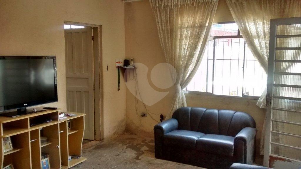 Sobrado à venda com 4 quartos, sendo 1 suíte, em Tremembé, São Paulo, SP
