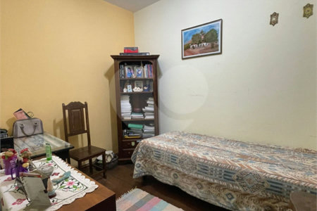 Sobrado à venda com 4 quartos, sendo 1 suíte,  em Vila Suissa, Mogi das Cruzes, SP