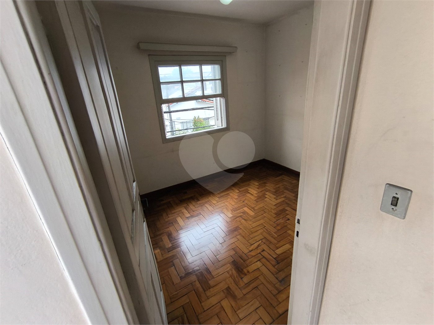 Sobrado à venda com 5 quartos, sendo 1 suíte, em Jardim Trussardi, São Paulo, SP