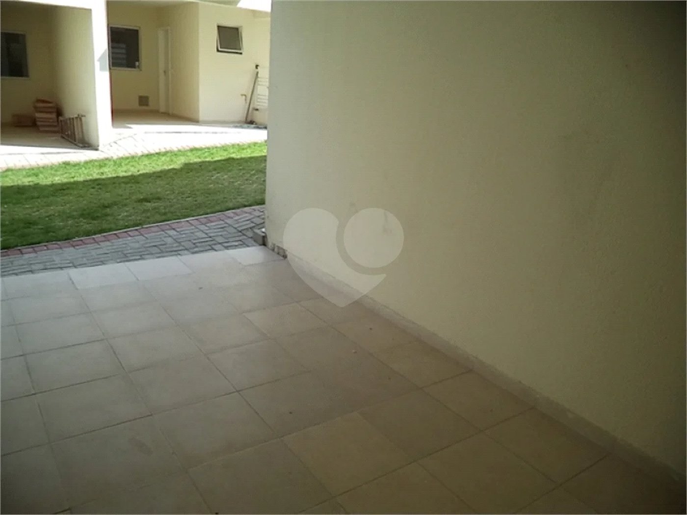 Casa à venda com 2 suítes no condomínio Villagio da Serra, São Paulo - SP