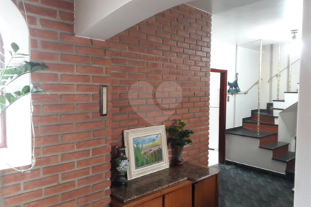 Sobrado à venda com 3 quartos, sendo 1 suíte,  em Vila Nivi, São Paulo, SP
