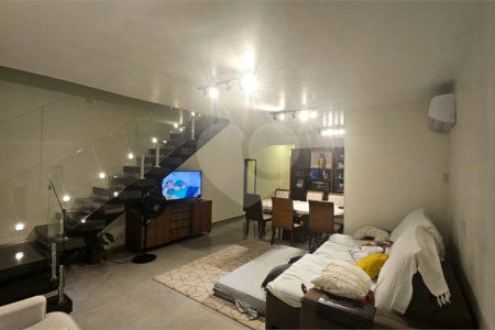Casa à venda com 3 quartos, sendo 2 suítes, no condomínio Vale Encantado, Rio de Janeiro - RJ