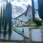 Casa à venda com 6 quartos, sendo 5 suítes, no condomínio Alpes da Cantareira, Mairiporã - SP