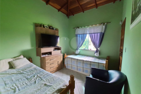 Chácara à venda com 3 quartos, sendo 2 suítes,  em Estância San Remo, Atibaia, SP