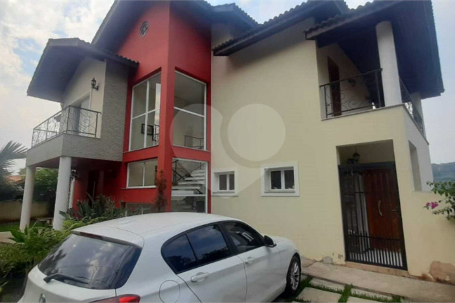 Condomínio à venda com 3 suítes em Caraguatá, Mairiporã, SP