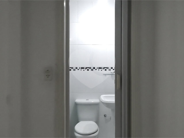 Casa à venda com 4 quartos, sendo 1 suíte,  em Jardim Japão, São Paulo, SP