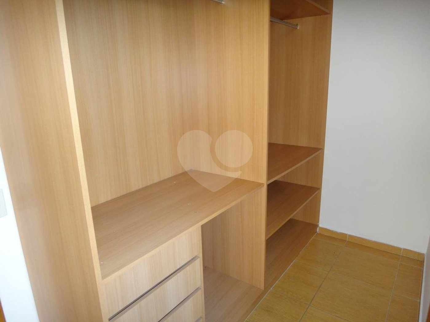 Casa à venda ou para alugar com 4 quartos, sendo 2 suítes, no condomínio Vila Hípica, São Paulo - SP