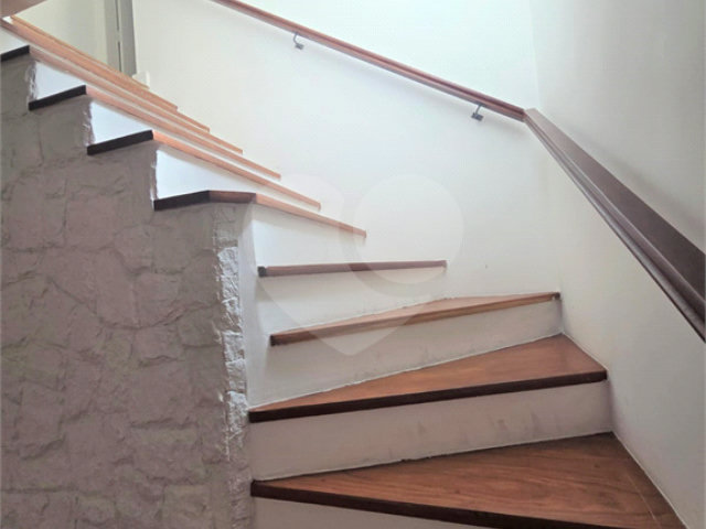 Sobrado à venda ou para alugar com 3 quartos, sendo 2 suítes,  em Vila Lucia, São Paulo, SP