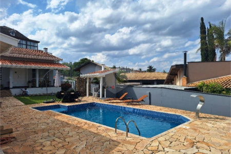 Casa à venda com 3 suítes no condomínio Vinhas da Vista Alegre Sede, Vinhedo - SP