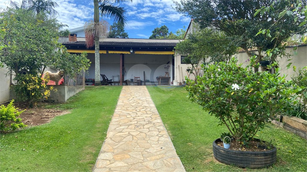 Sobrado à venda com 3 quartos, sendo 1 suíte,  em Vila Suissa, Mogi das Cruzes, SP