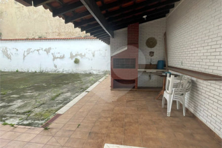Sobrado à venda com 5 quartos, sendo 2 suítes,  em Vila Oliveira, Mogi das Cruzes, SP