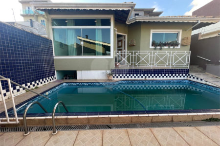 Casa à venda com 3 quartos, sendo 1 suíte, em Recreio Maristela, Atibaia, SP