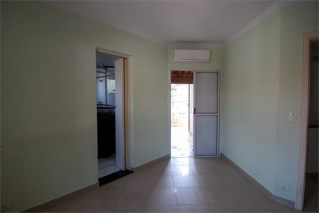 Sobrado à venda com 3 quartos, sendo 1 suíte, em Jardim Ester, São Paulo, SP